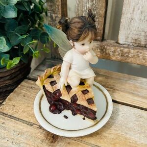 My Little Kitchen Fairies 2001  'Sugar Pie Fairie' 102712 Enesco